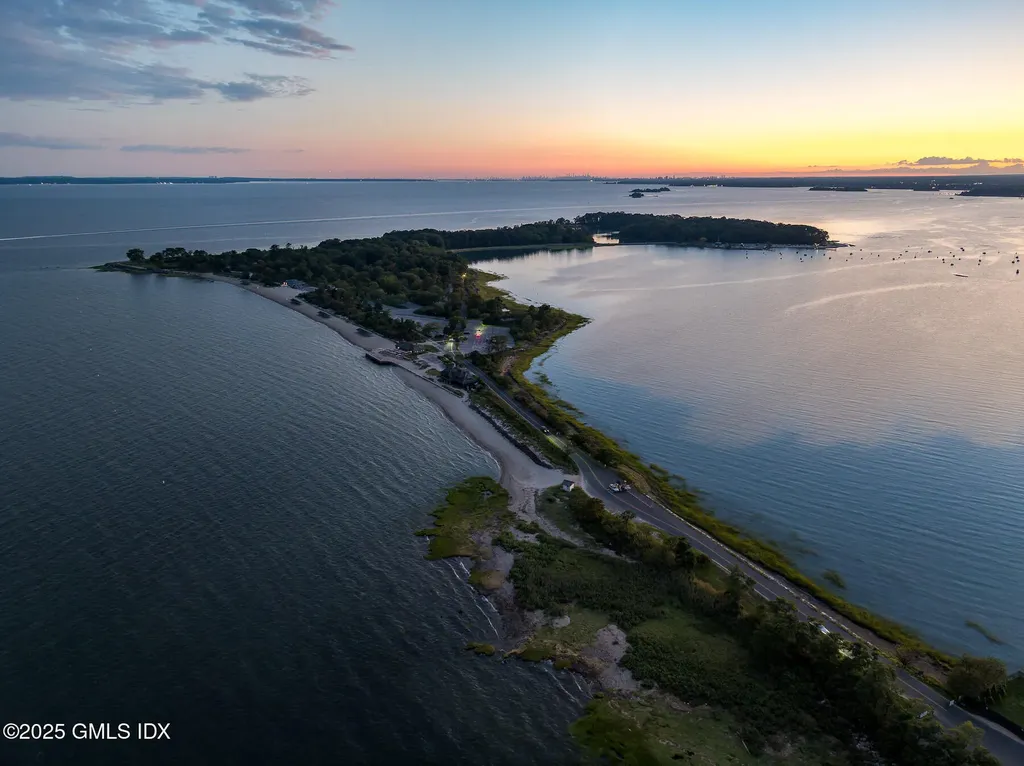 183 Shore Road Old Greenwich CT 06870