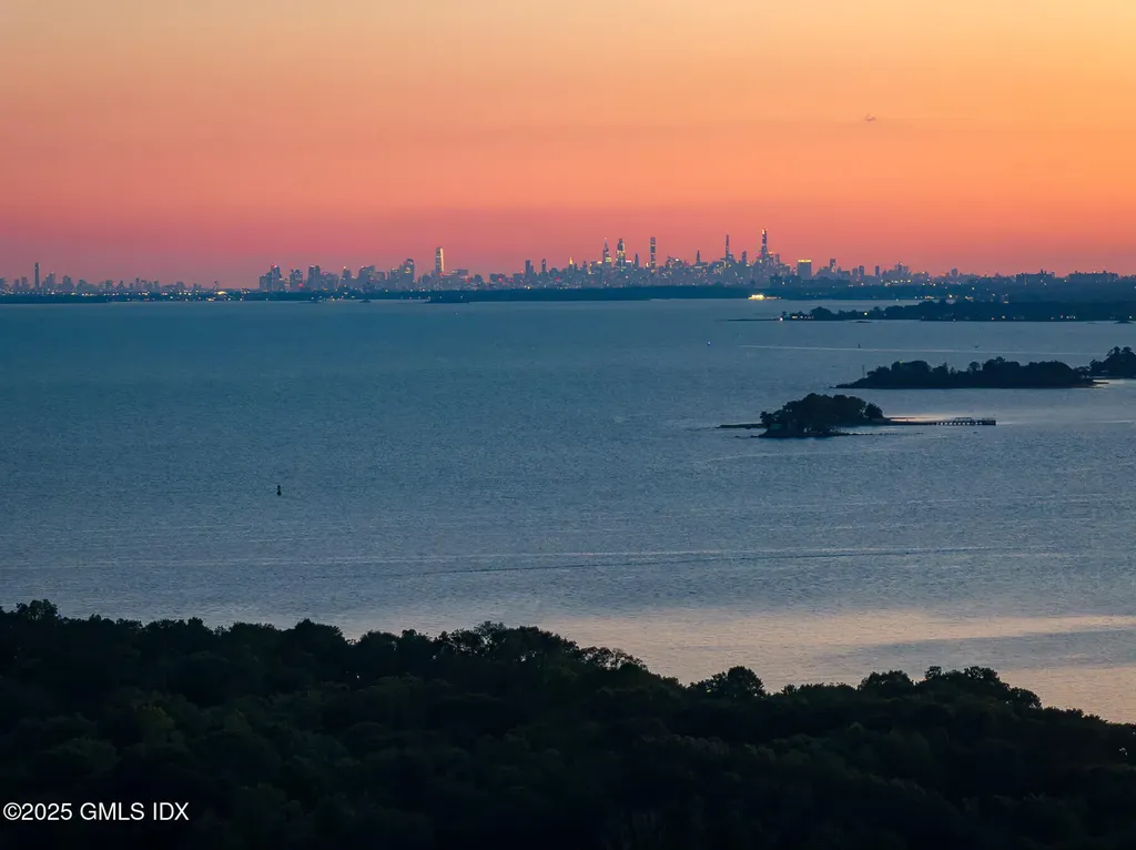 183 Shore Road Old Greenwich CT 06870