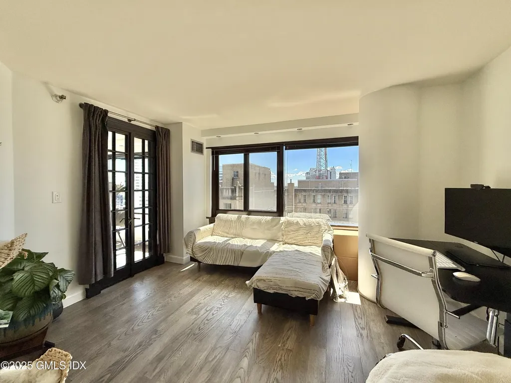 127 Greyrock Place Stamford CT 06901