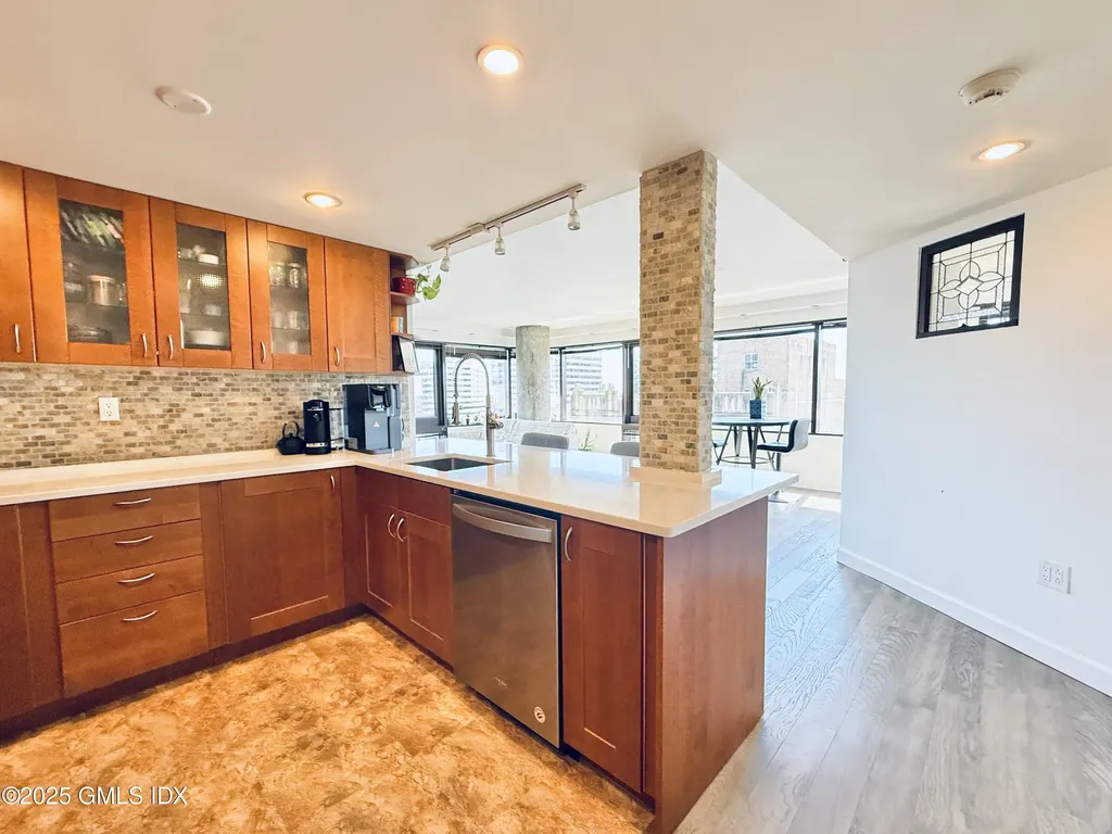 127 Greyrock Place Stamford CT 06901