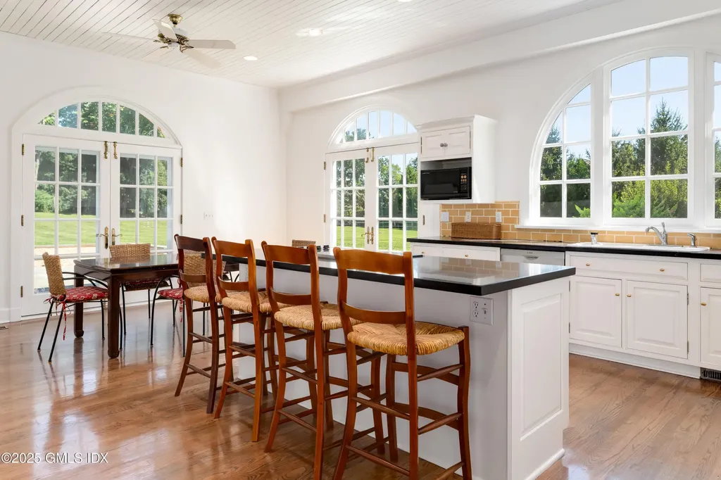 577 Round Hill Road Greenwich CT 06830