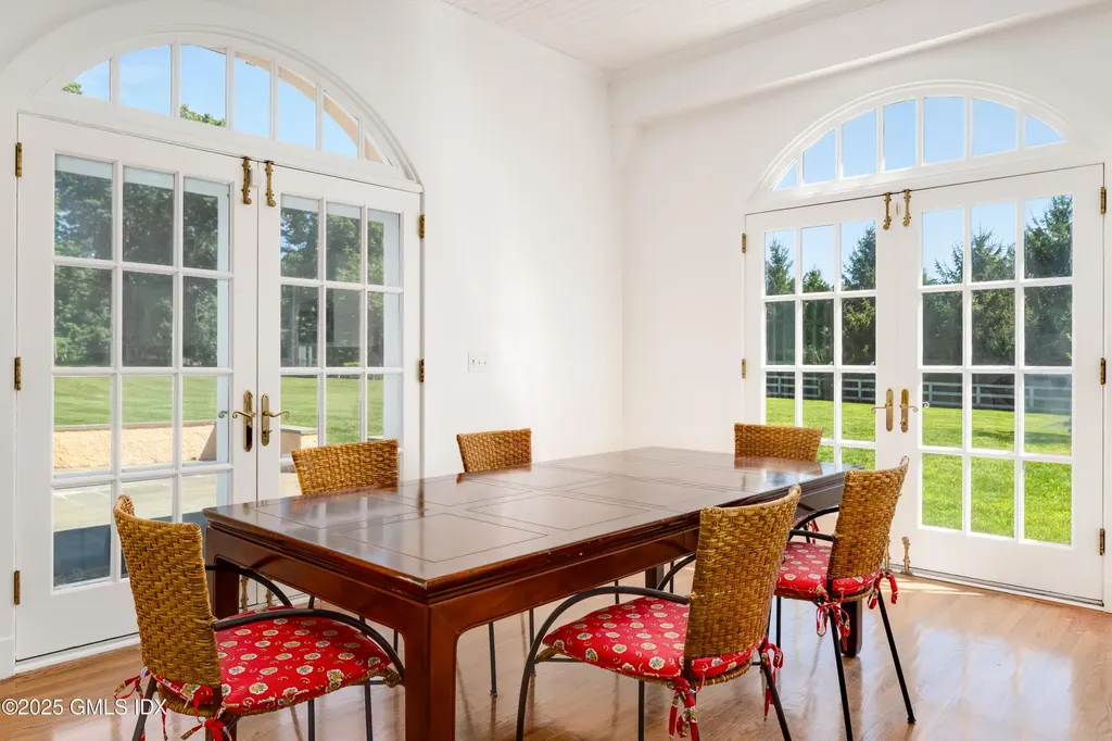 577 Round Hill Road Greenwich CT 06830