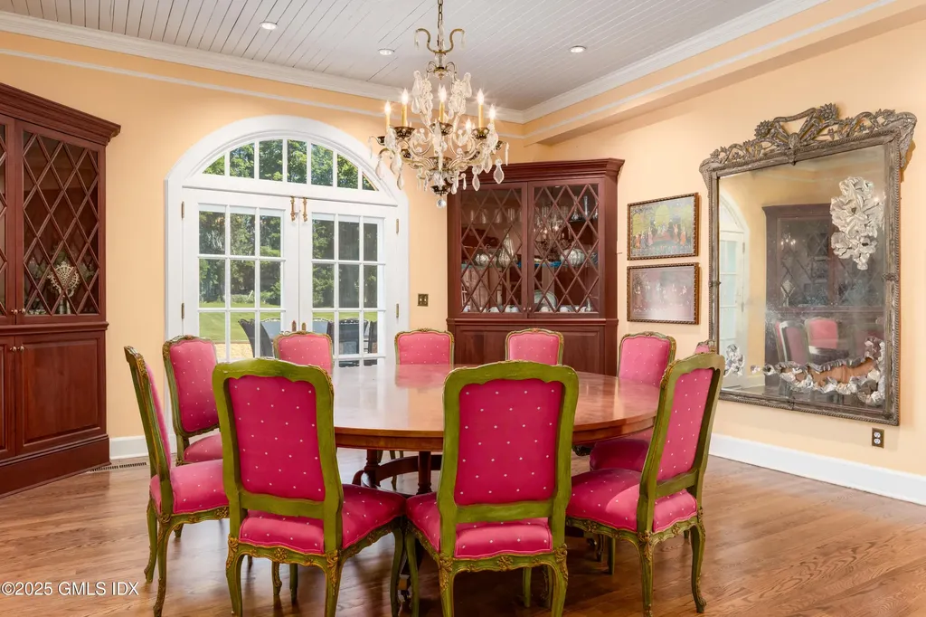 577 Round Hill Road Greenwich CT 06830