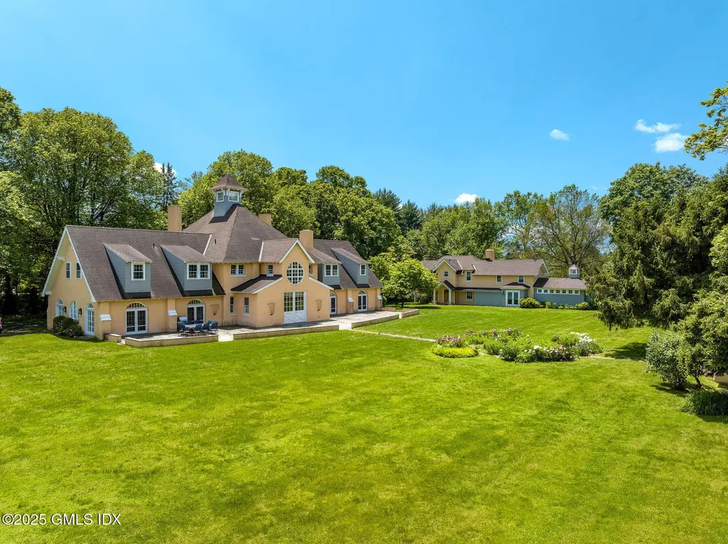 577 Round Hill Road Greenwich CT 06830