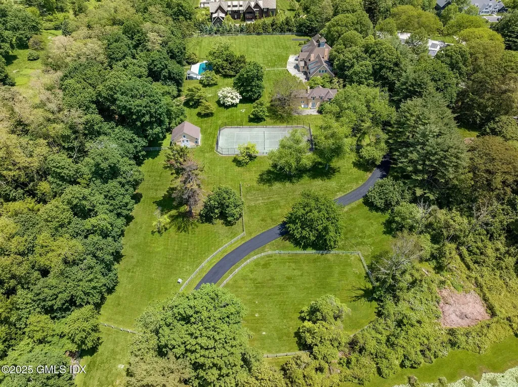 577 Round Hill Road Greenwich CT 06830