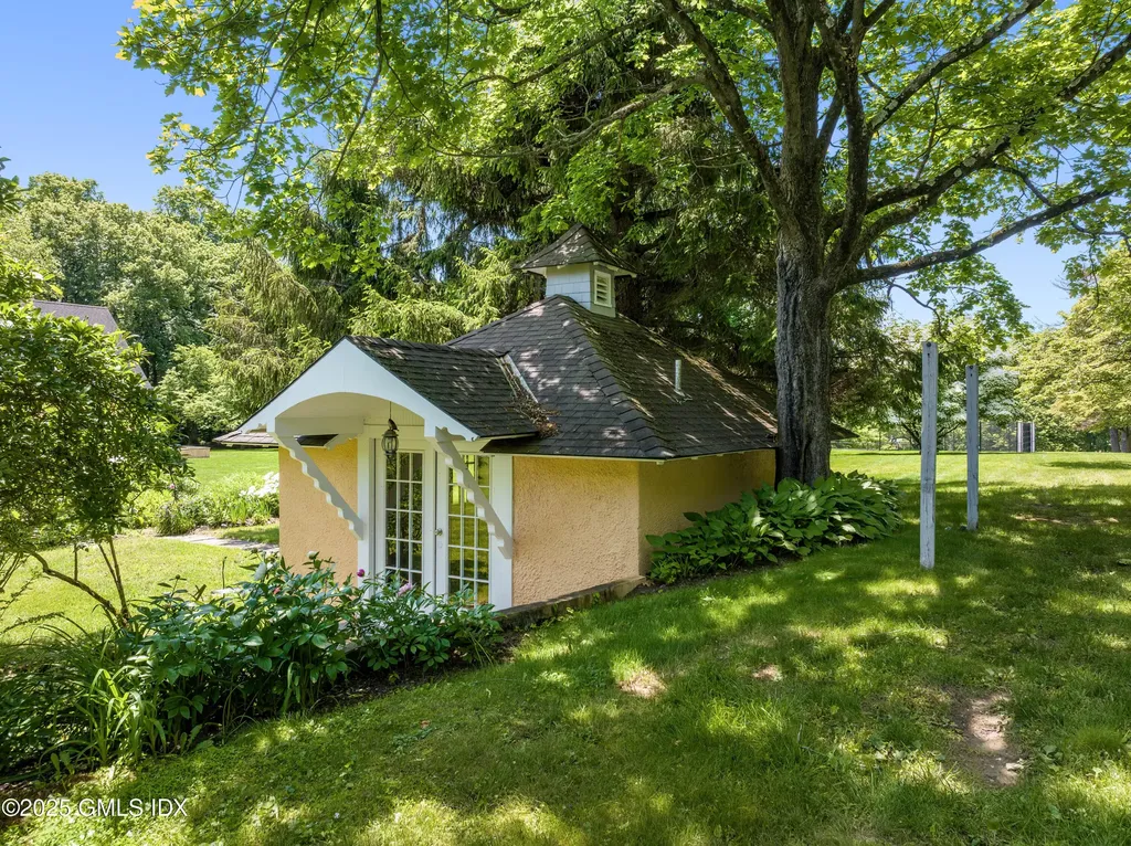 577 Round Hill Road Greenwich CT 06830