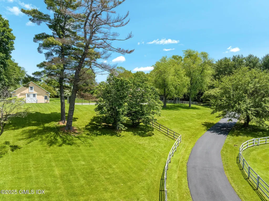 577 Round Hill Road Greenwich CT 06830