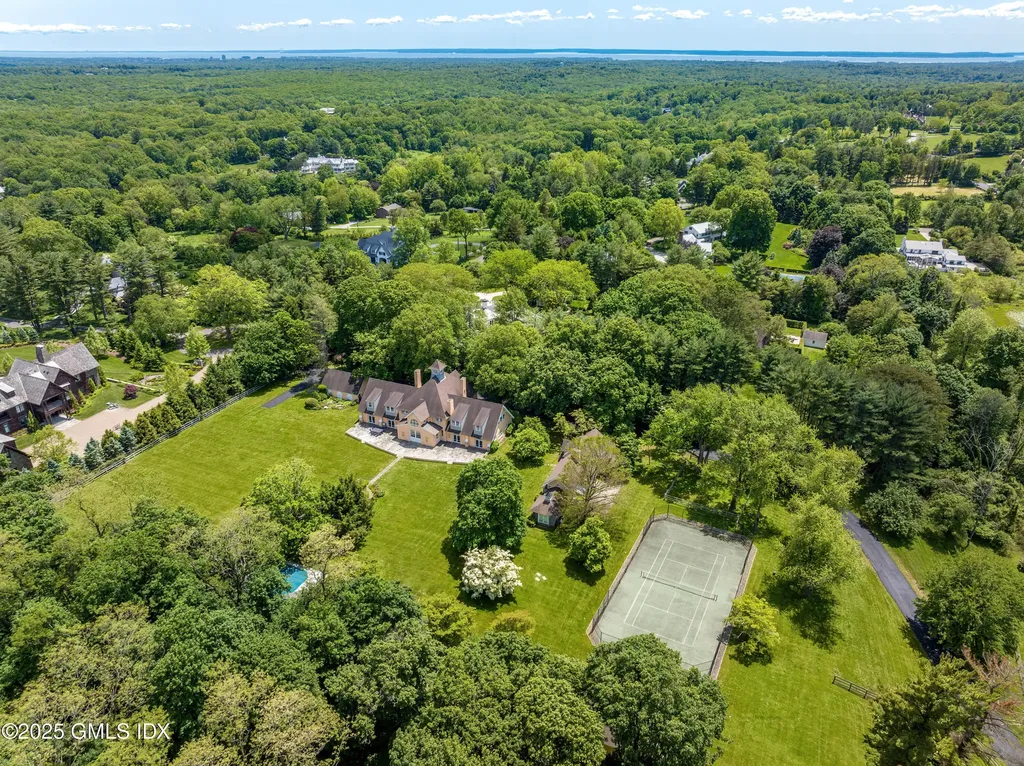 577 Round Hill Road Greenwich CT 06830