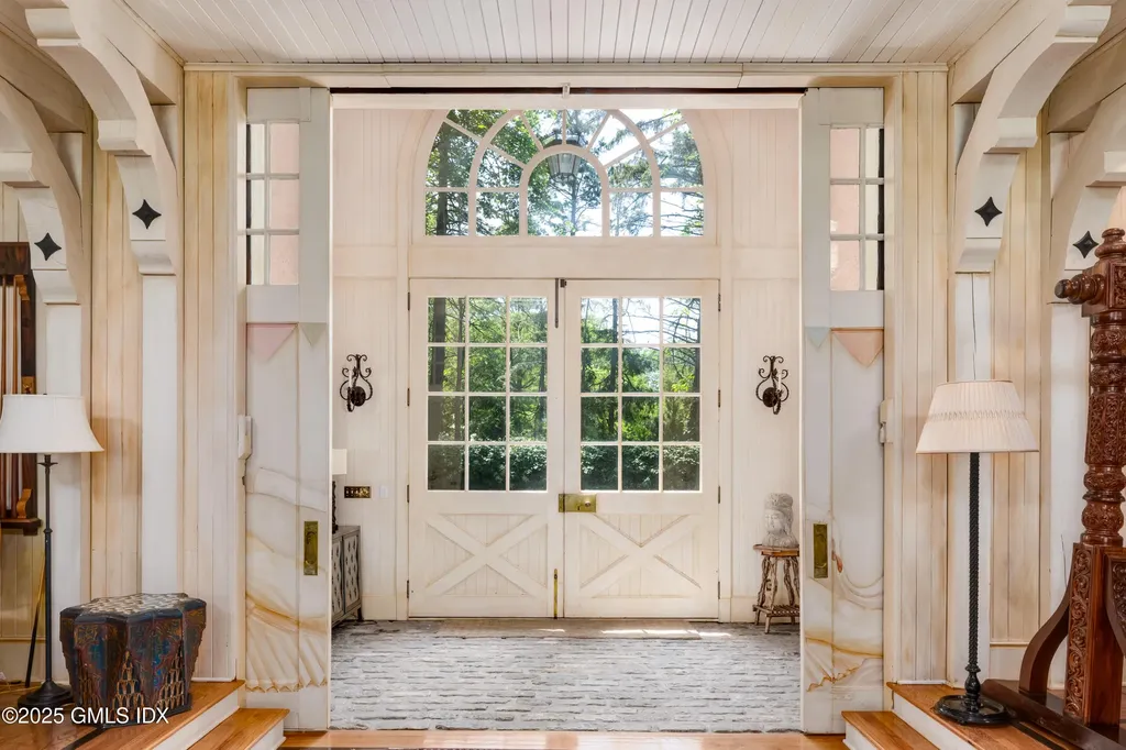 577 Round Hill Road Greenwich CT 06830