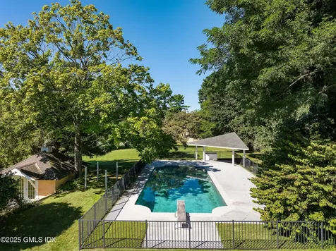 577 Round Hill Road Greenwich CT 06830