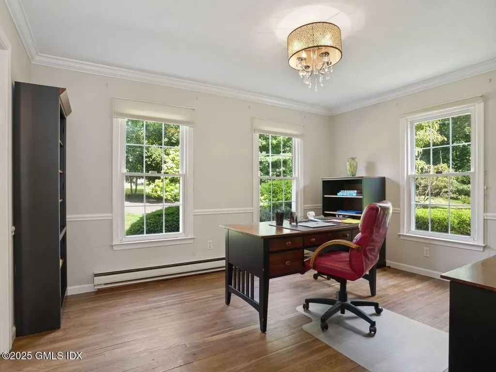 239 E Hunting Ridge Road Stamford CT 06903