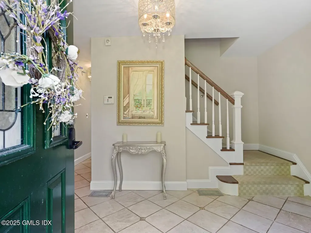 239 E Hunting Ridge Road Stamford CT 06903