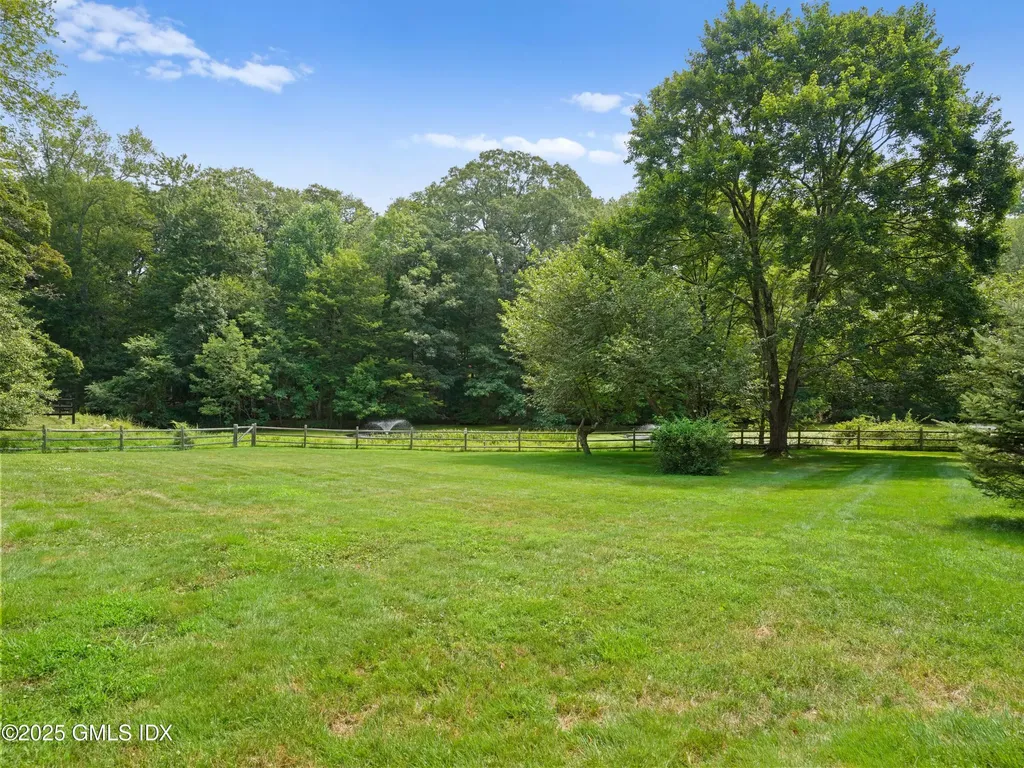 239 E Hunting Ridge Road Stamford CT 06903