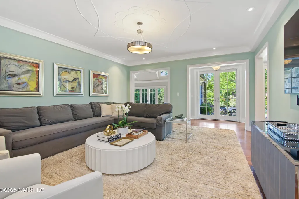 105 Woodside Drive Greenwich CT 06830