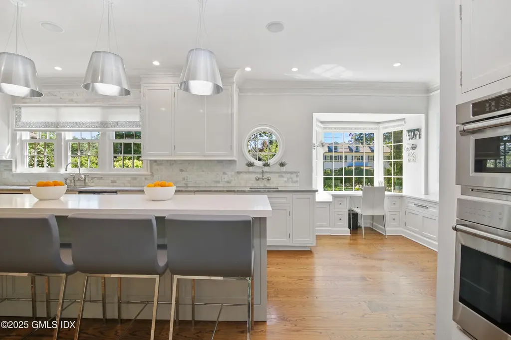 105 Woodside Drive Greenwich CT 06830