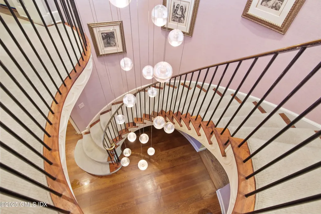 105 Woodside Drive Greenwich CT 06830