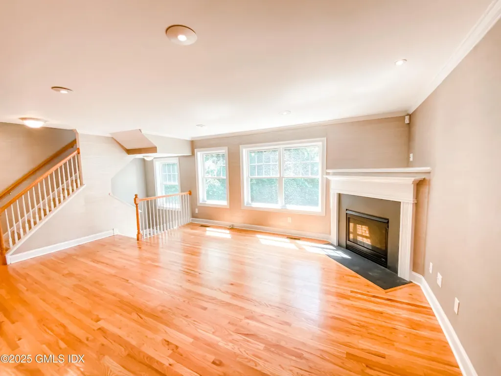 439 Glenbrook Road Stamford CT 06906