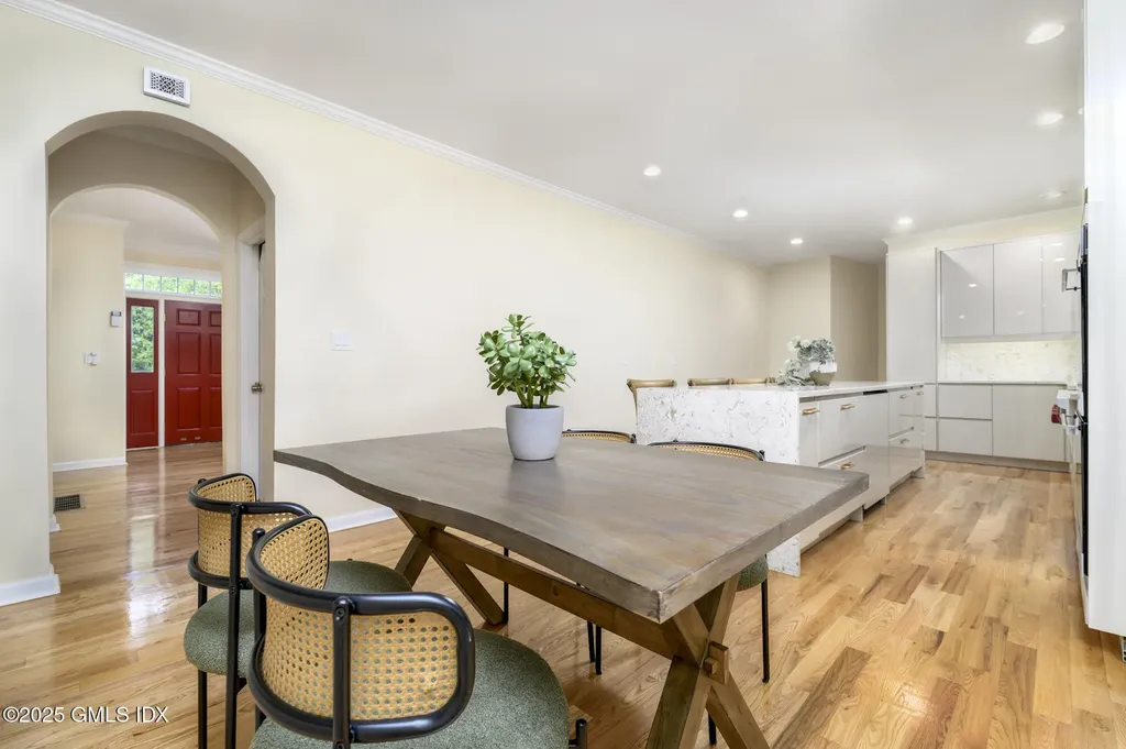 185 Interlaken Road Stamford CT 06903