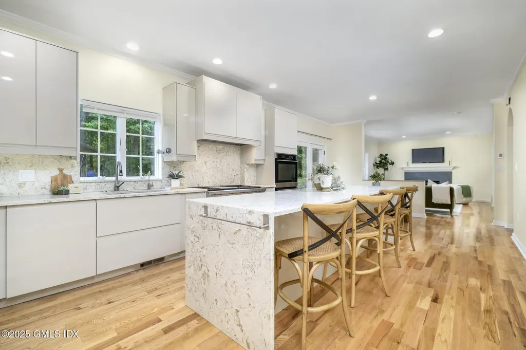 185 Interlaken Road Stamford CT 06903