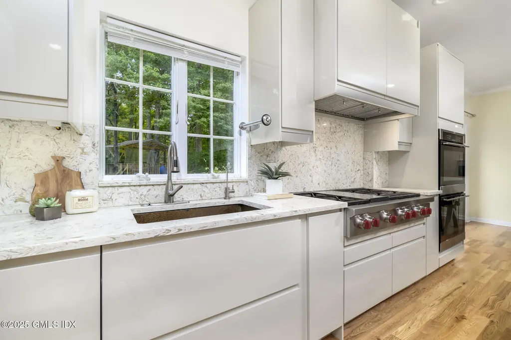 185 Interlaken Road Stamford CT 06903