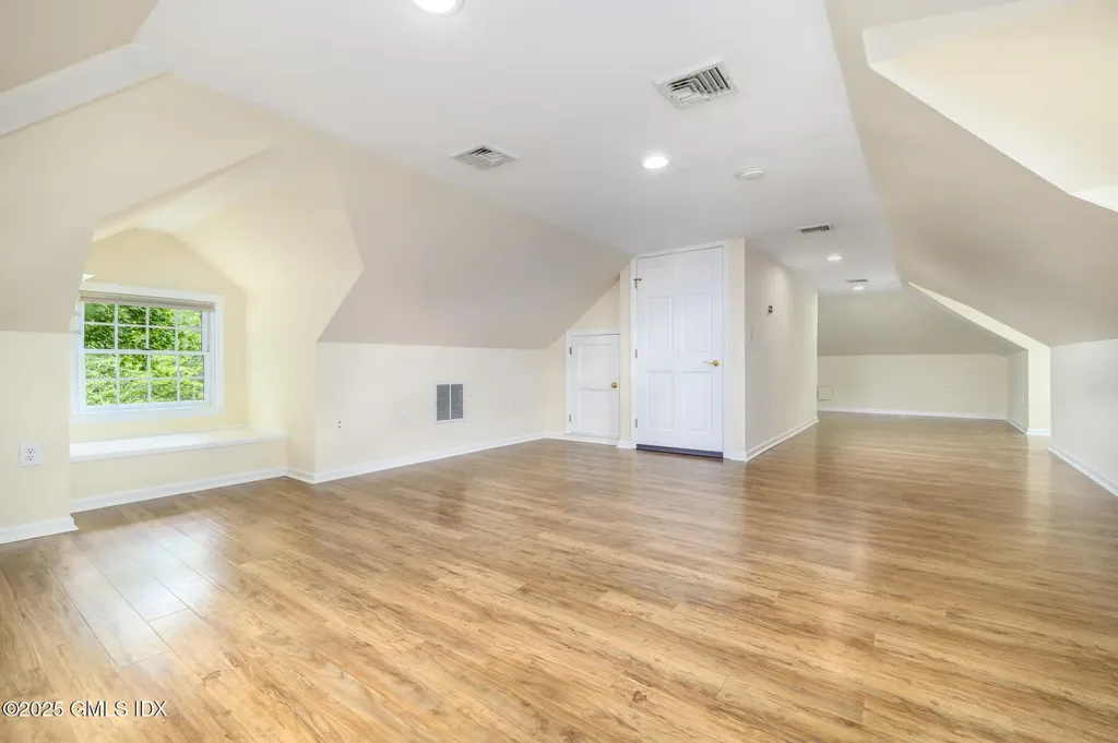 185 Interlaken Road Stamford CT 06903