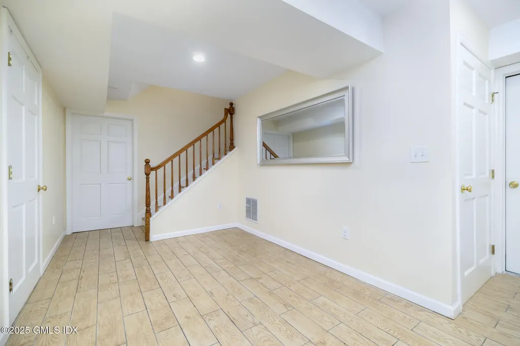 185 Interlaken Road Stamford CT 06903