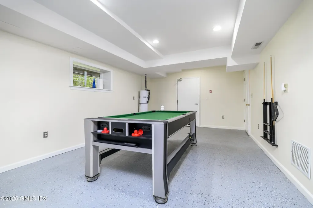 185 Interlaken Road Stamford CT 06903