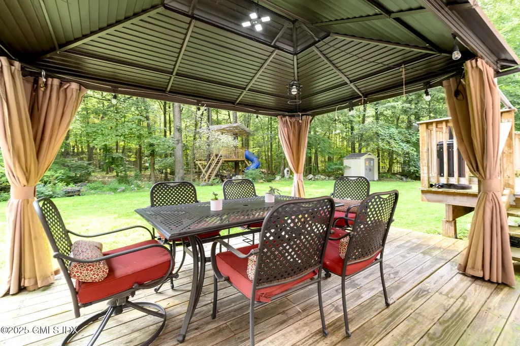 185 Interlaken Road Stamford CT 06903