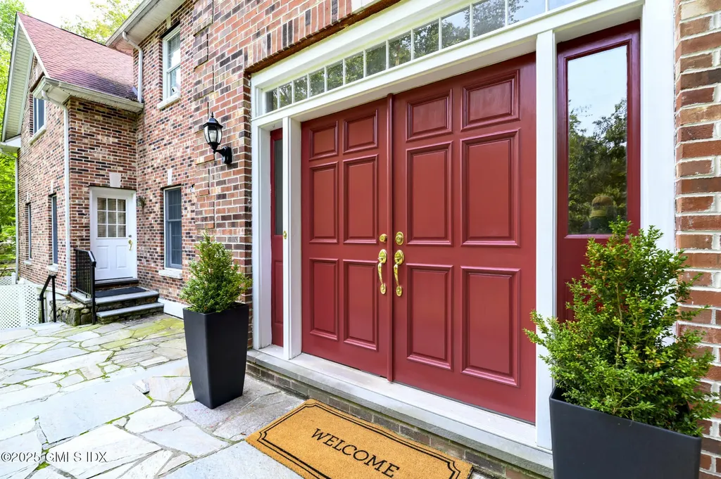 185 Interlaken Road Stamford CT 06903