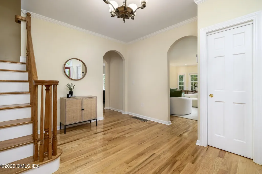 185 Interlaken Road Stamford CT 06903