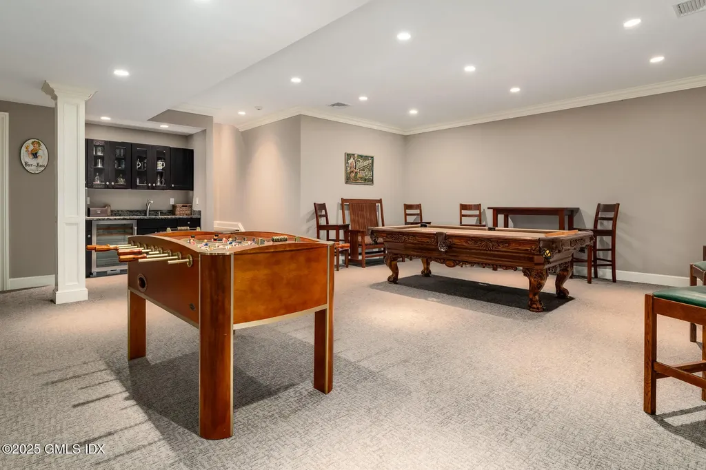 10 Birch Lane Greenwich CT 06830