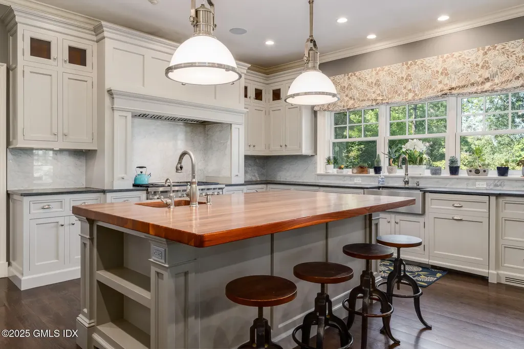 10 Birch Lane Greenwich CT 06830