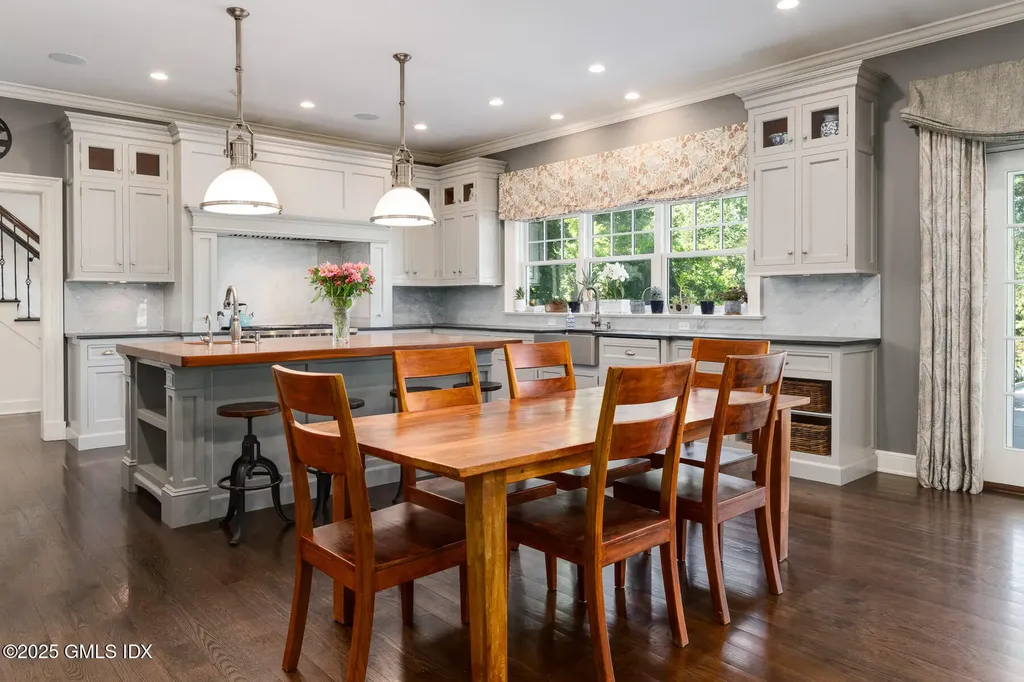 10 Birch Lane Greenwich CT 06830