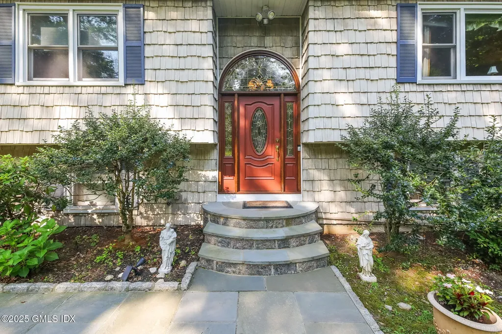 24 Old Orchard Lane Stamford CT 06903