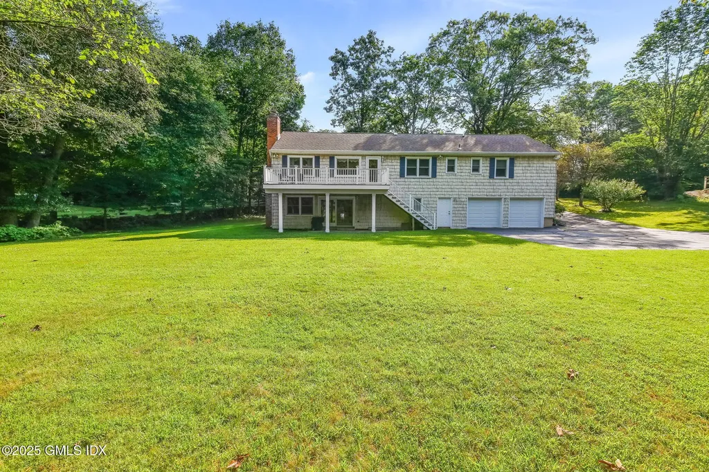 24 Old Orchard Lane Stamford CT 06903