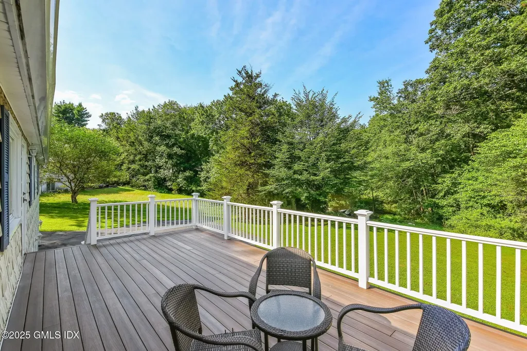 24 Old Orchard Lane Stamford CT 06903