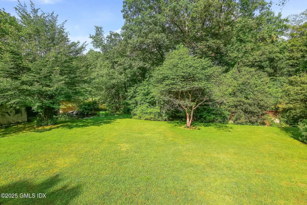 24 Old Orchard Lane Stamford CT 06903