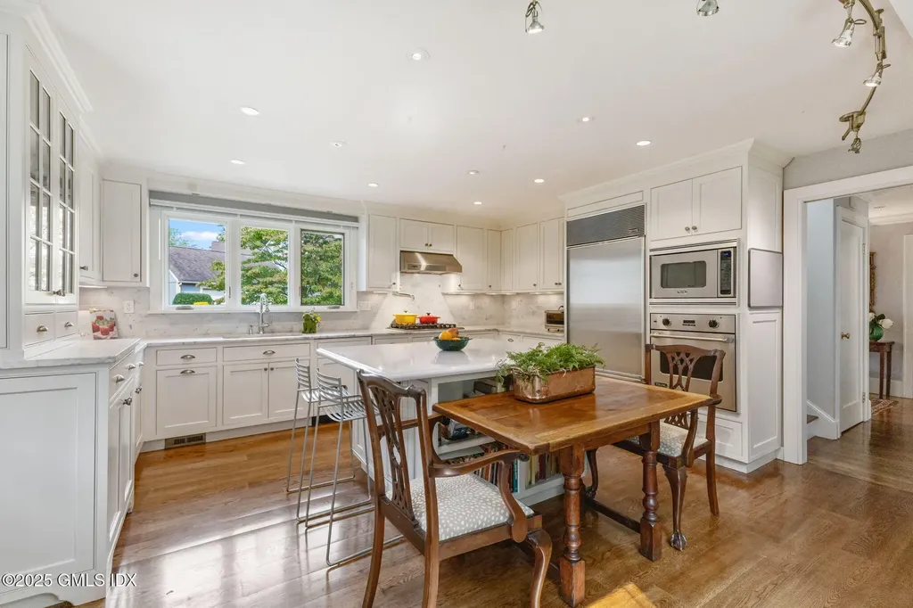 402 W Lyon Farm Drive Greenwich CT 06831