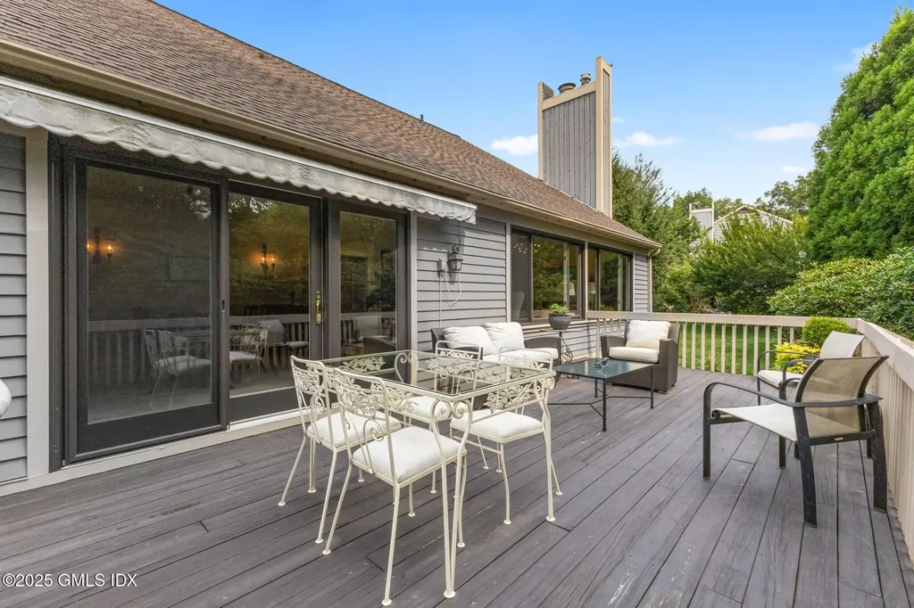 402 W Lyon Farm Drive Greenwich CT 06831