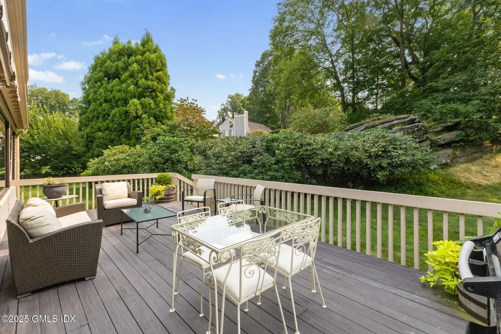 402 W Lyon Farm Drive Greenwich CT 06831