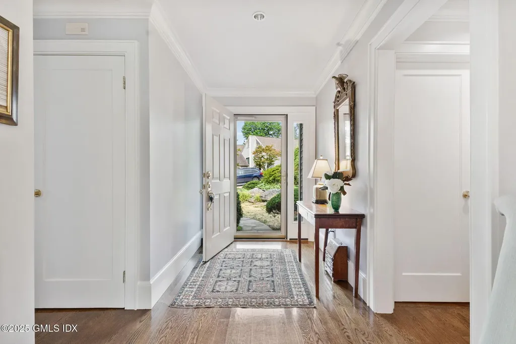 402 W Lyon Farm Drive Greenwich CT 06831