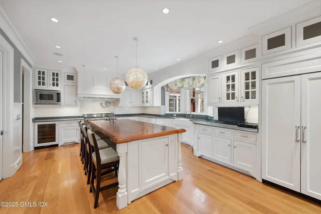 34 Dublin Hill Drive Greenwich CT 06830