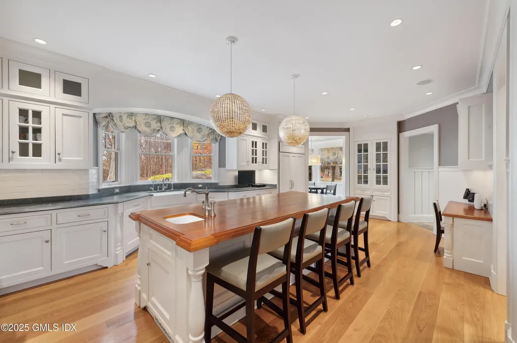 34 Dublin Hill Drive Greenwich CT 06830