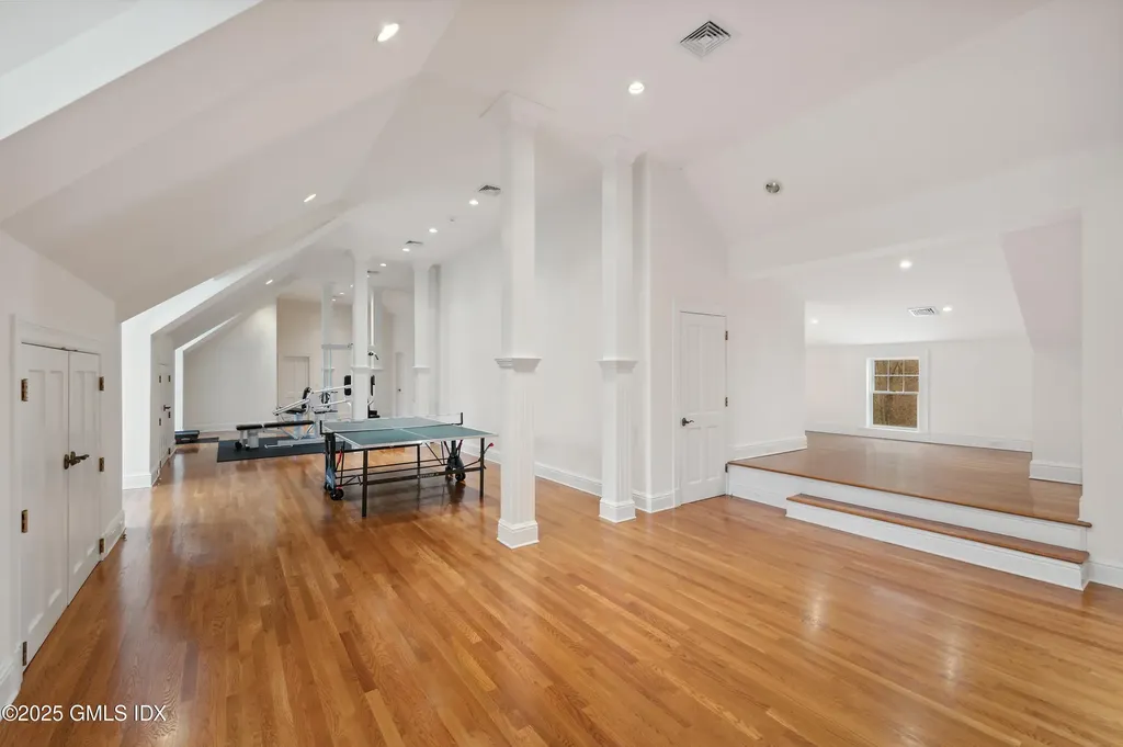 34 Dublin Hill Drive Greenwich CT 06830