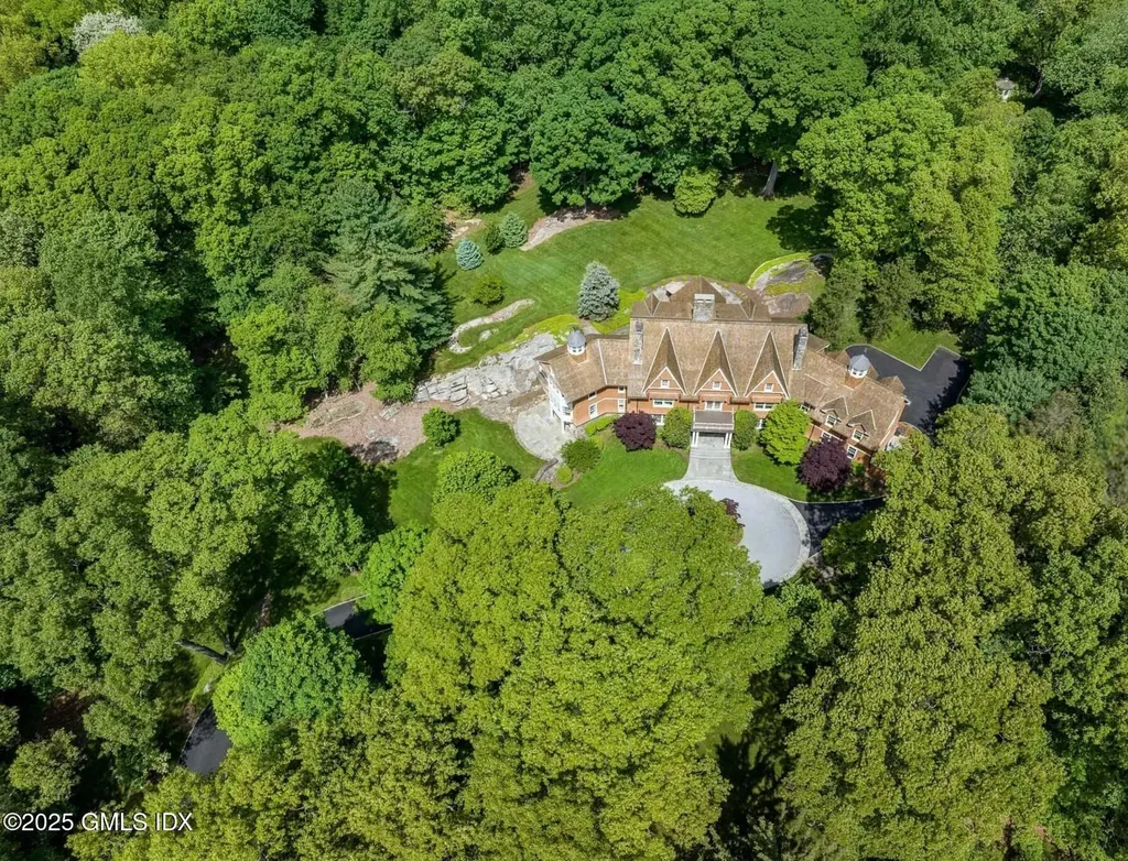 34 Dublin Hill Drive Greenwich CT 06830