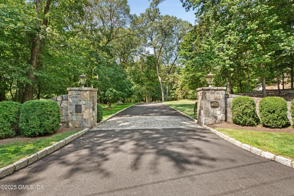 34 Dublin Hill Drive Greenwich CT 06830