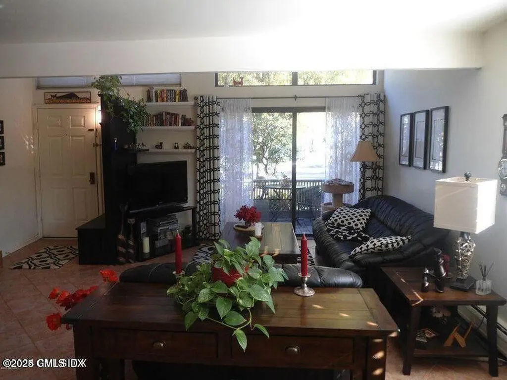 1465 E Putnam Avenue Old Greenwich CT 06870