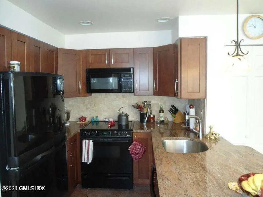 1465 E Putnam Avenue Old Greenwich CT 06870