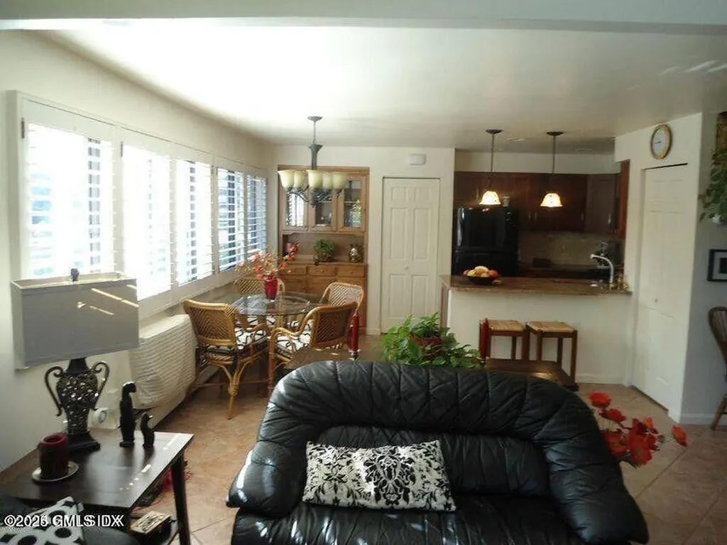 1465 E Putnam Avenue Old Greenwich CT 06870