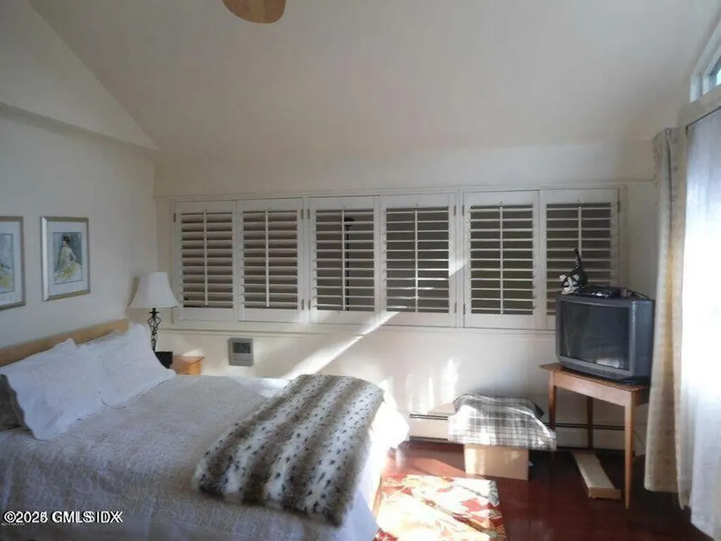 1465 E Putnam Avenue Old Greenwich CT 06870